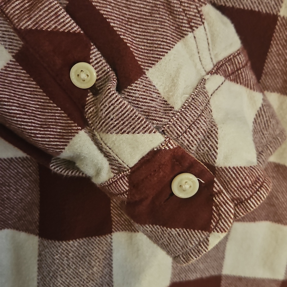 Roots Men's Maroon & White Plaid Button-Down Shirt - Picture 7 of 8